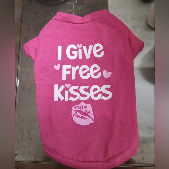 Hot Pink dog tshirt, " I Give Free Kisses" - Picture 2 of 2